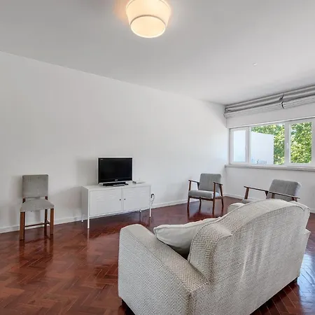 Renewed House In * Cascais