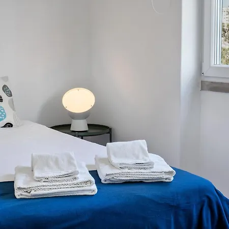 Renewed House In Appartamento Cascais