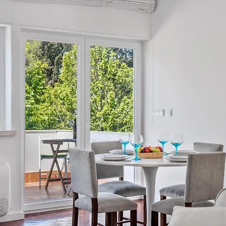 Renewed House In Appartamento Cascais